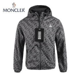 MONCLER 몽클레어 전판 로고 나염 바람막이